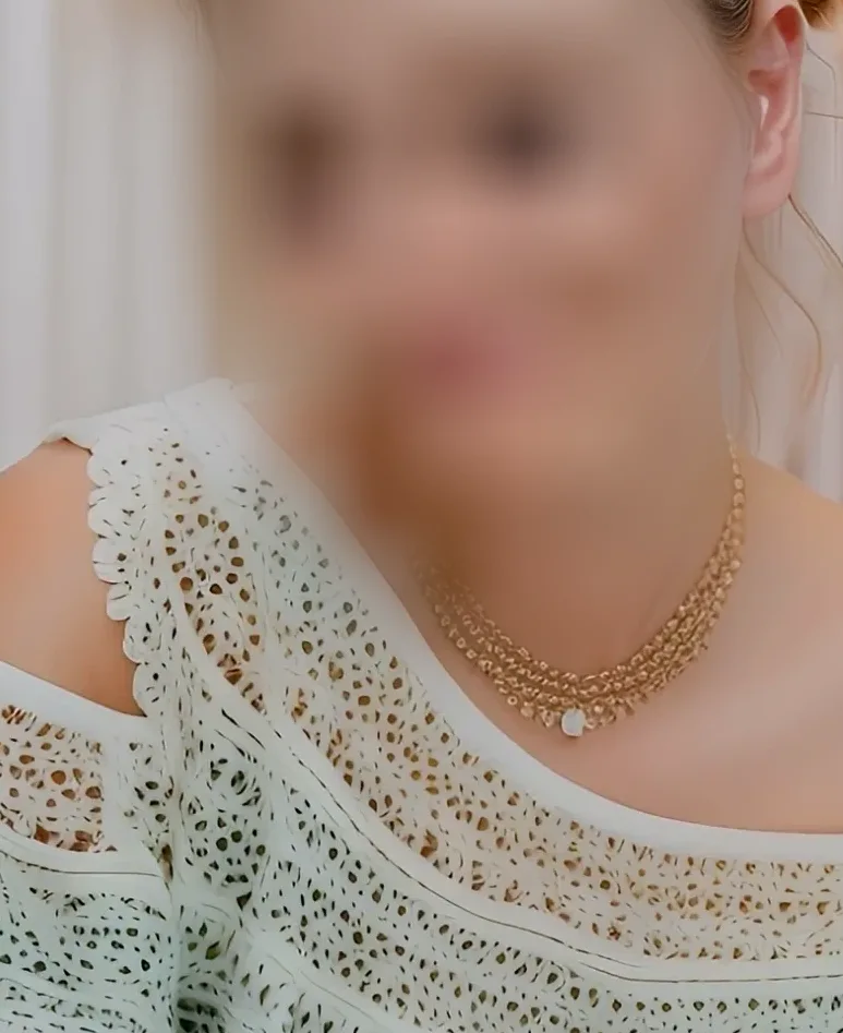 Azzurra, 21 anni